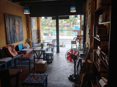 Cho thuê nhà phố cổ, mặt tiền, view sông, 2 tầng