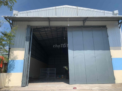 cần cbo thuê mặt bằng nhà kho 300 m2 đẹp mới