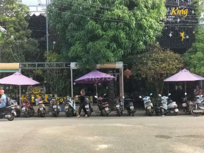 Nhà 2 tấm khối 6 đối diện công viên gần cf King