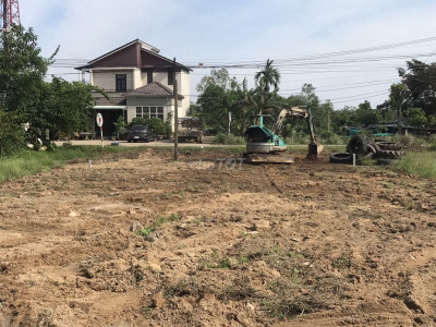 Bán 2 Lô liền kề mặt tiền ĐT 611, Gần Chợ Đông Phú