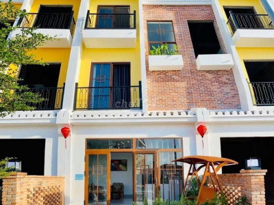 Homestay 3 tầng, ven S.Thu Bồn, cạnh Hội An. 240m2