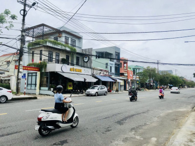 CẦN BÁN  NHÀ 2 MẶT TIỀN