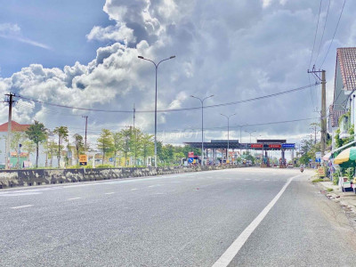 Lô góc đẹp 2 Mặt tiền đường lớn - Sát chợ Giá Rẻ