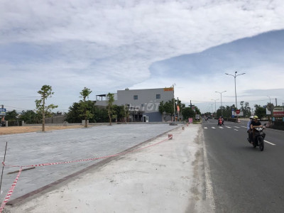 Cần tiền bán nhanh 4 lô đất mặt tiền quốc lộ 1A