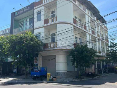 Nhà 2 MT Chiến Thắng