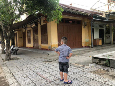 Mặt tiền trung tâm phố cổ