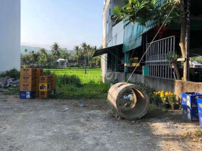 Mặt bằng kinh doanh đối diện Trạm ý tế xã quế châu