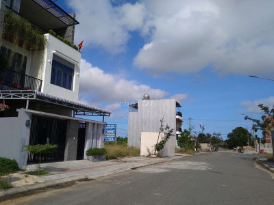 Cho thuê mặt tiền 7x15m đối diện Tiến Thu