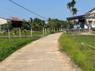 Duy Thành - Sau lưng uỷ ban xã . Dân cư san sát