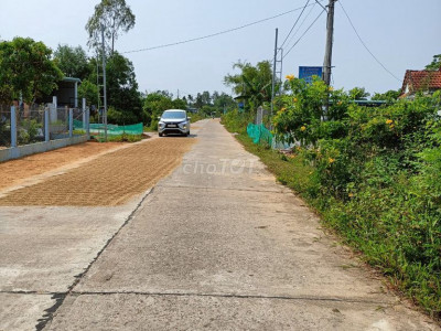 KẸT TIỀN CẦN BÁN LÔ ĐẤT MẶT TIỀN ĐƯỜNG DH LIÊN XÃ