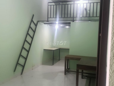 Phòng có gác rộng rãi ngay mặt đường ở Điện Bàn có thể ở nhiều người