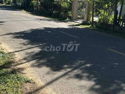 Bán views hồ mặt tiền đường nhựa ngay cổng khu du lịch Phú Ninh