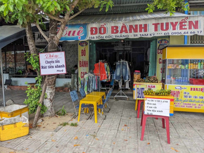 Cần sang shop quần áo second hand sẵn gần 2500 quần/áo và nội thất