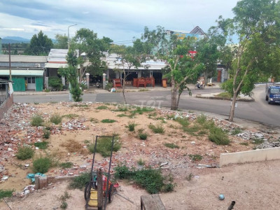 Cho thuê đất lâu dài 300m2 gần cây xăng Quân đội D.Hòa, D.Xuyên, Q.Nam
