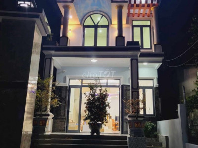 CHỦ BÁN NHANH TRẢ NỢ NHÀ MÊ KIÊN CỐ NGANG 6m ĐƯỜNG 7m5 GẦN UBND