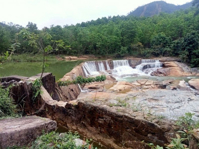 Bán 5ha đất bám đường nhựa bám sông phù hợp làm nhà vườn trang trại