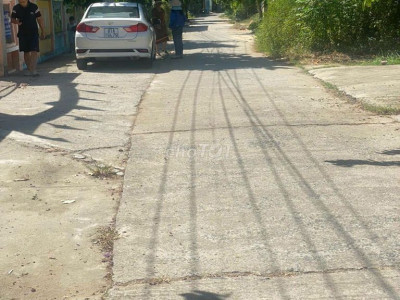 Chính chủ cần tiền nên thanh lí lô đất gần chợ Phú Thuận giá chỉ 490tr