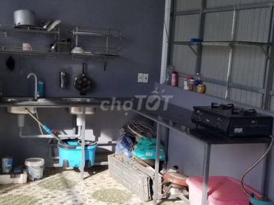 Cho thuê nhà mới 137m2, 3 phòng ngủ, 2 phòng vệ sinh, full nội thất.