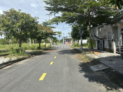 HIẾM, HOT! SỤP HẦM lô đất đường 5,5m sau lưng trường TH Lê Hồng Phong