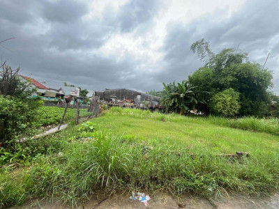 LÔ PHÚ ĐÔNG,ngang 6m sẵn sổ hồng. Cách lộ đúng 30m y video