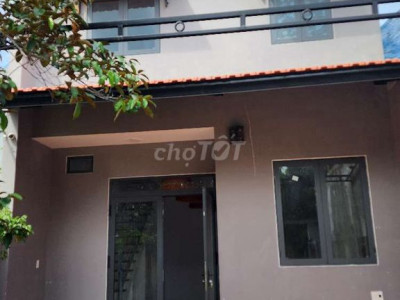 Nhà mặt tiền gần ĐH Fpt, diện tích khủng