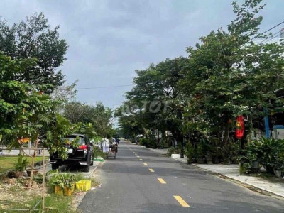 Bán nhanh nhà c4 kiên cố view công viên khu vực hội an