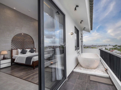 BÁN BIỆT THỰ HỒ BƠI CẨM HÀ HỘI AN DIỆN TÍCH MẶT TIỀN HƠN 11M