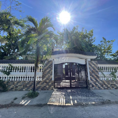 Cần cho thuê nhà biệt thự giá rẻ đẹp có sân vườn