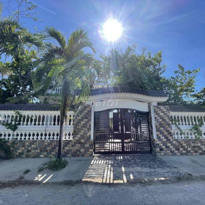 Cần cho thuê nhà biệt thự giá rẻ có sân vườn