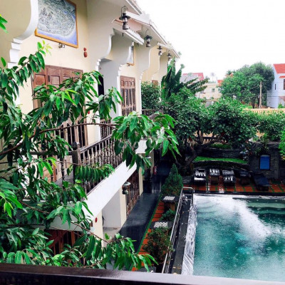 Cho thuê Villa gỗ lim đường Cửa Đại,gồm 8 phòng