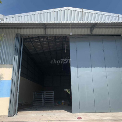 cần cbo thuê mặt bằng nhà kho 300 m2 đẹp mới
