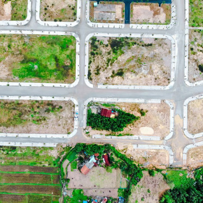 10 lô ngoại giao khu phố chợ Đông Phú sổđỏ từng lô