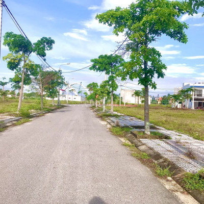 Đất biển KĐT Ngọc Dương đường 5m5, ~100m2, sập hầm