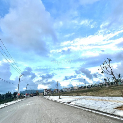 Đất chợ Đông Phú mặt tiền 13,sỏ hữu chỉ với 14TR/M