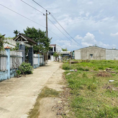 Bán lô 150m2 ngan 8m Ngay TT Ái Nghĩa