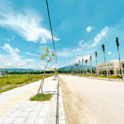 bán giá lỗ lô đất mặt tiền phố chợ Đông Phú