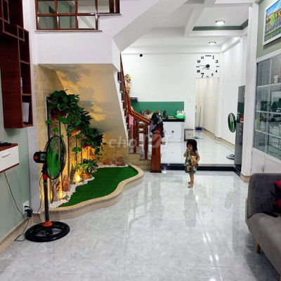 Nhà 90m2 đường Lý Thường Kiệt sầm uất nhất Hội An