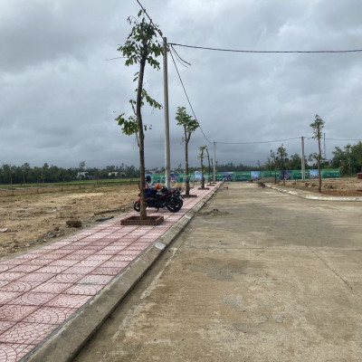 Đất MT QL1A- Ngay chợ- Sổ Đỏ- Chỉ 940 triệu