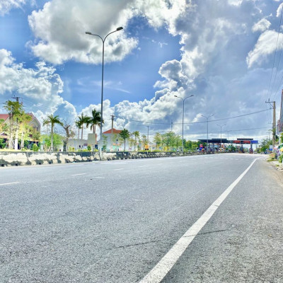 Bán gấp đất gần chợ, gần trạm thu phí chỉ 9xx