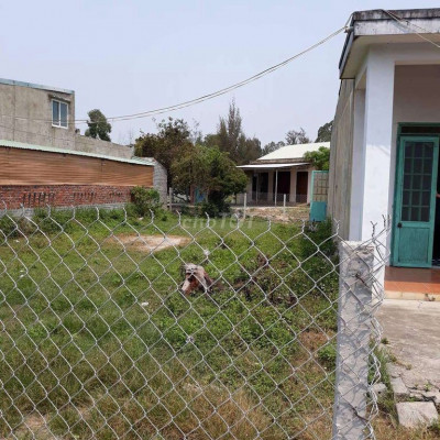 KẸT TIỀN CẦN BÁN NHÀ C4