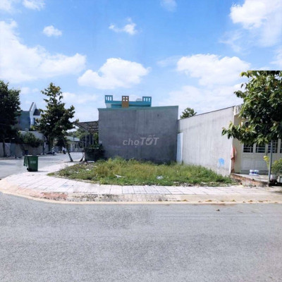 CC Bán lô góc 2 mặt tiền ngay QL1A, Giá sập hầm