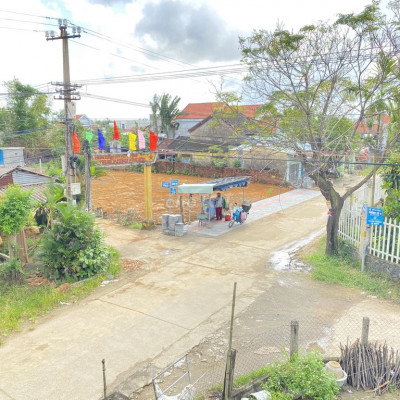 Chính chủ bán lô đất gần Chợ, Đường QH7.5m