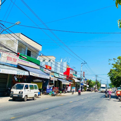 Độc quyền lô mặt tiền đường nhựa ngay TT thị trấn
