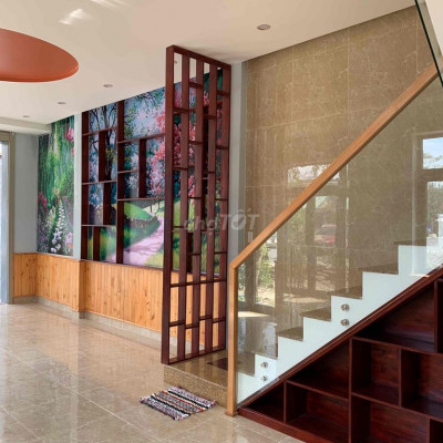 bán nhà 2 mặt tiền . mặt sông vĩnh điện