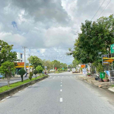 2 lô ống liền kề - Sát chợ mặt tiền lớn - Giá 9xx