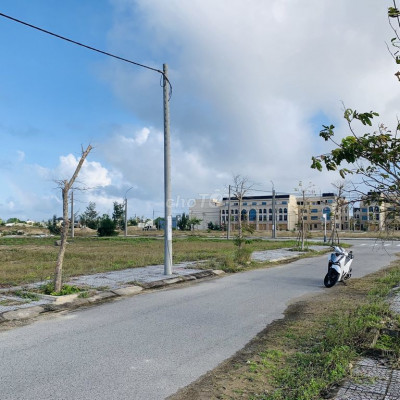 Bán Gấp 110m2 Đất Gần Đường Lạc Long Quân,Sát Biển