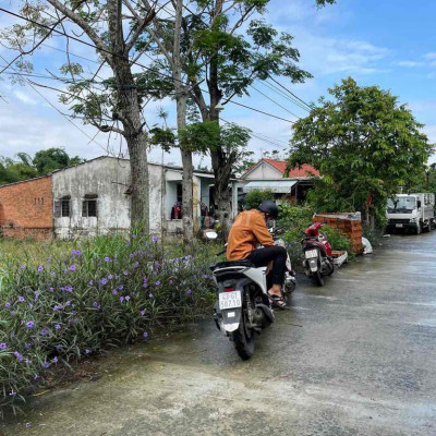 Cần bán gấp lô đối diện UBND trung tâm điện bàn