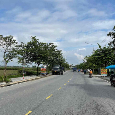 Trung tâm điện bàn sát đường nhựa giá rẻ 700tr