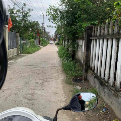 Đất bê tông chính Tứ Ngân Điện Ngọc