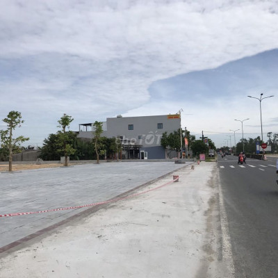 Cần tiền bán nhanh 4 lô đất mặt tiền quốc lộ 1A